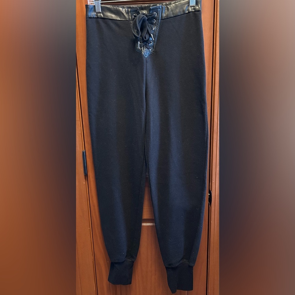 Romeo & Juliet Couture Women’s Black Lace Up High Waist Joggers-Sz. Medium